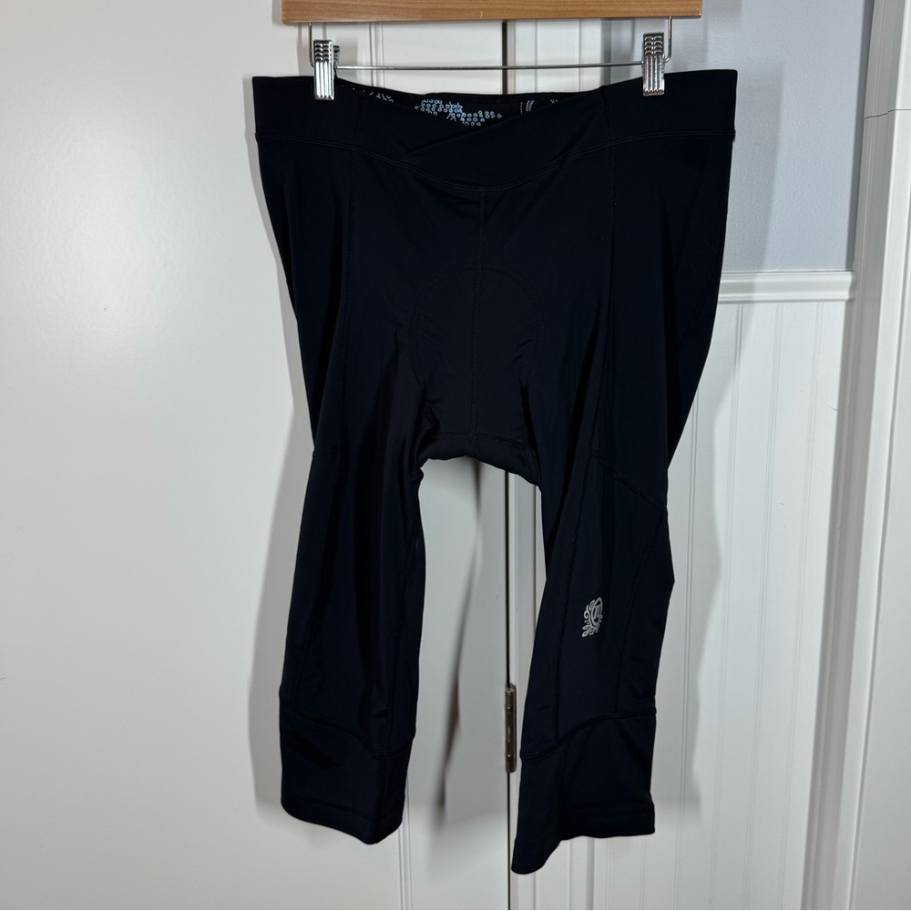 NOVARA Black padded Cycling capri pants women’s size‎ xl